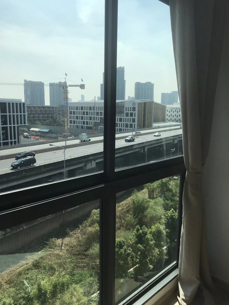For sale: The Excel Hideaway Sukhumvit 71, Building B, 8th floor. Convenient for traveling, easy to find food. Interested, book now.