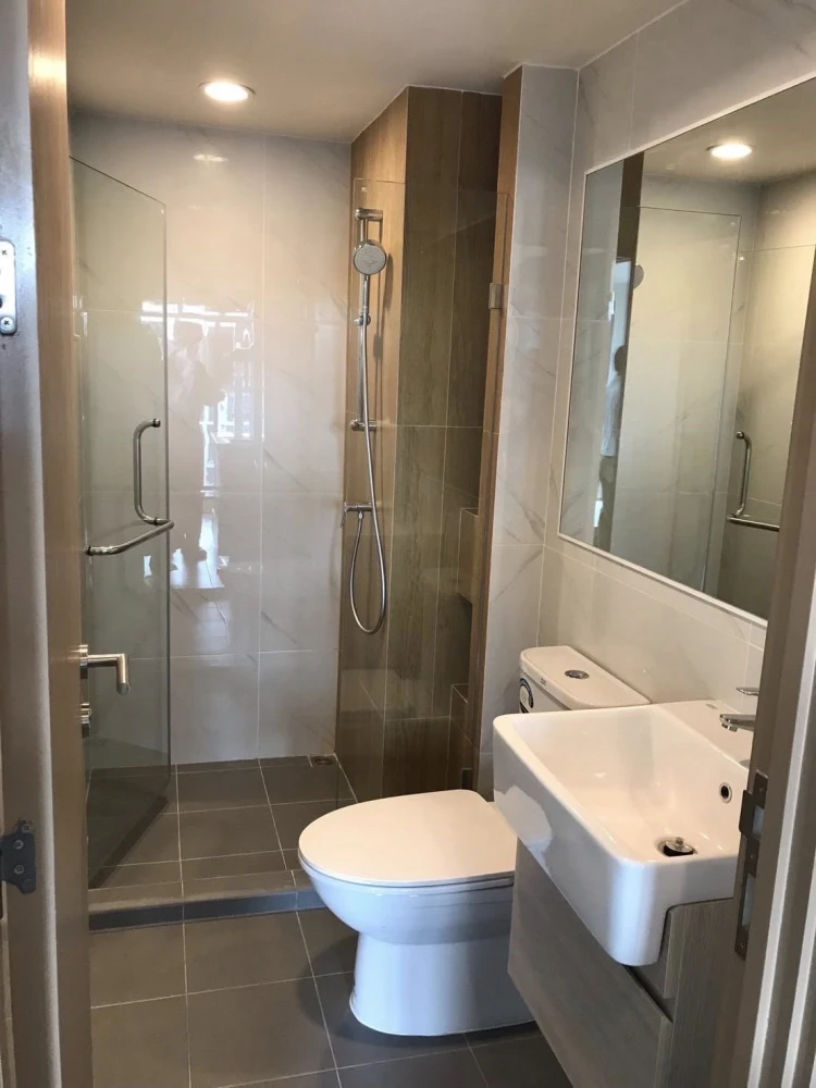 For sale: The Excel Hideaway Sukhumvit 71, Building B, 8th floor. Convenient for traveling, easy to find food. Interested, book now.