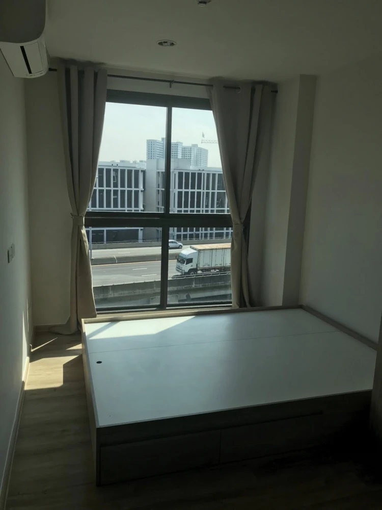 For sale: The Excel Hideaway Sukhumvit 71, Building B, 8th floor. Convenient for traveling, easy to find food. Interested, book now.