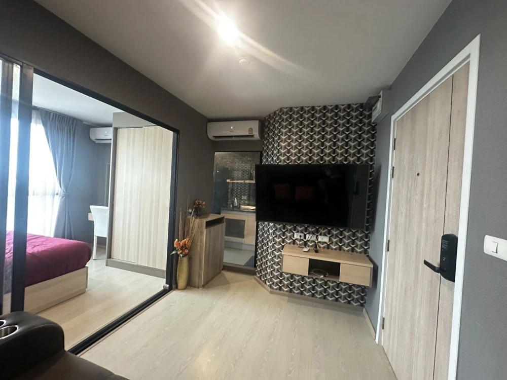 For sale: The Excel Khu Khot, 1 bedroom, 1 bathroom, fully furnished, with quality wallpaper. Don't miss out!