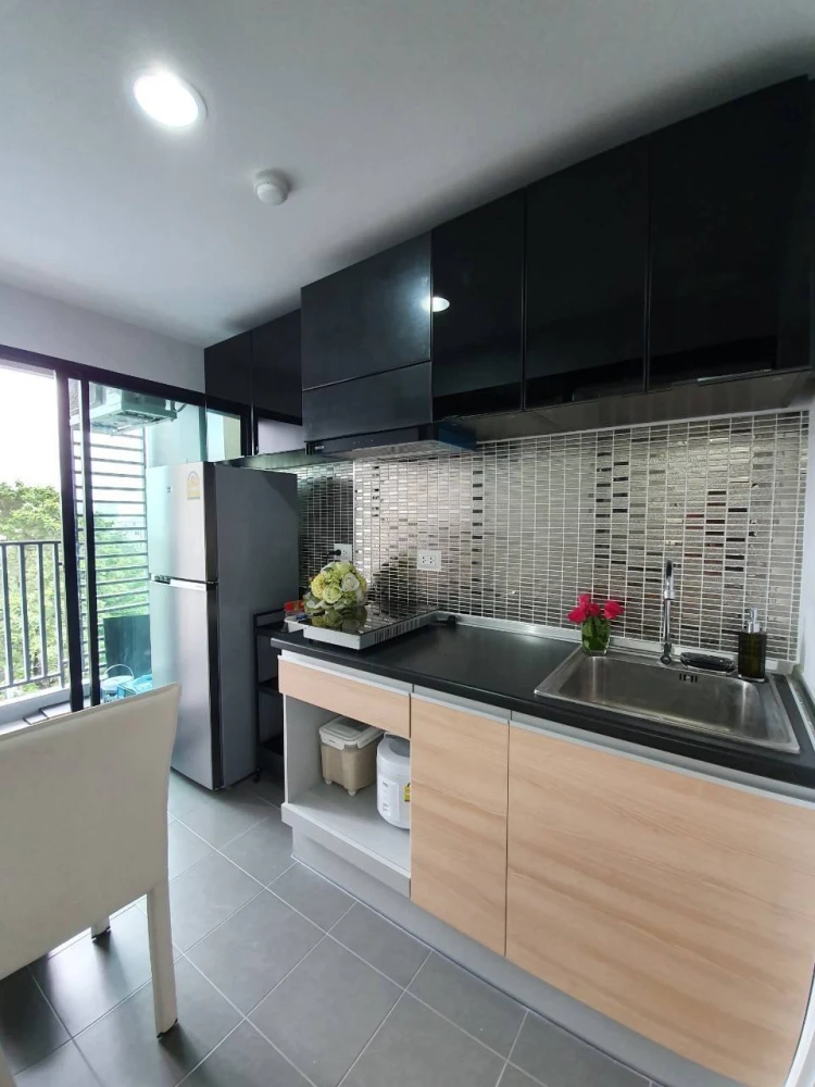 For sale: The Excel Khu Khot, 6th floor, swimming pool view, complete with electrical appliances + built-in furniture, don't miss out!