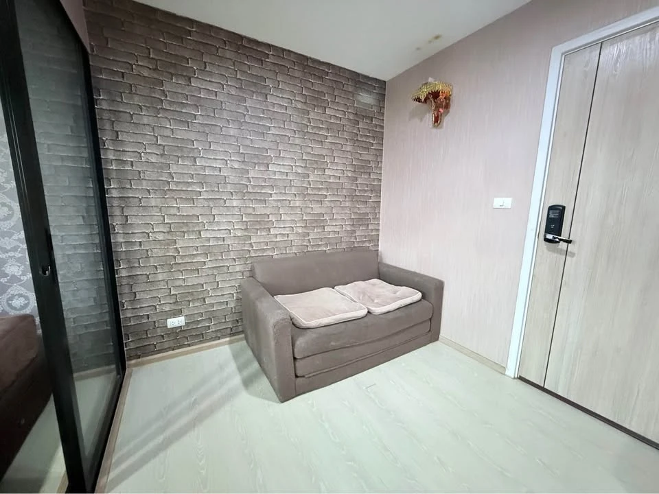 Selling The Excel Khu Khot condo. Nice unit, fully furnished with appliances. Book now!