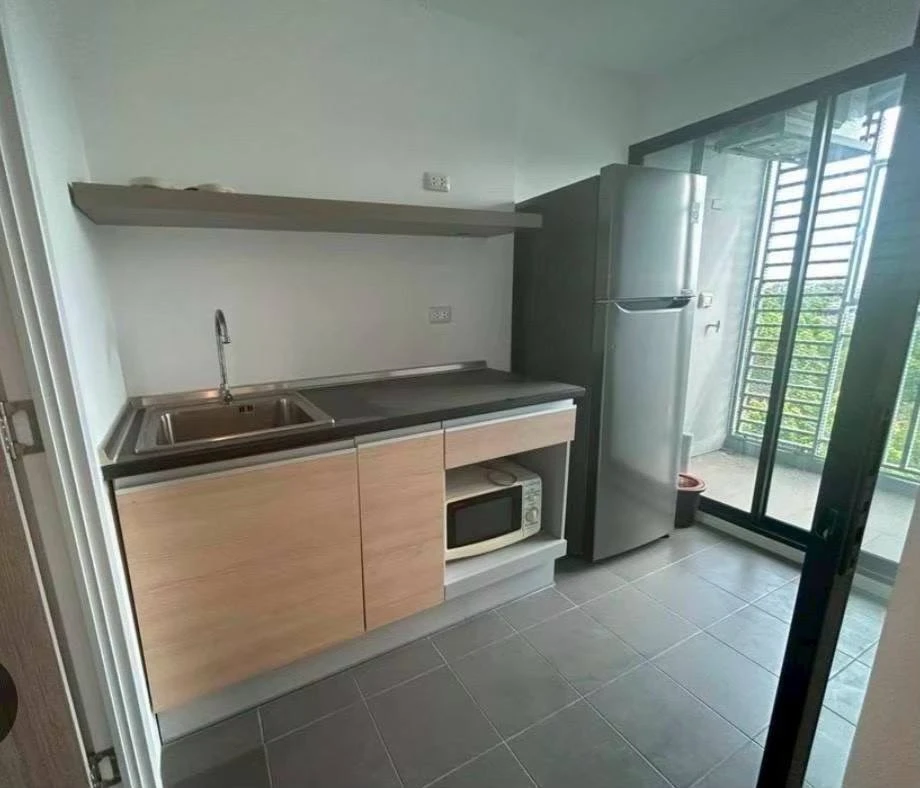 Selling The Excel Khu Khot condo. Ready to move in, fully furnished. Just bring your personal belongings and you can occupy it!