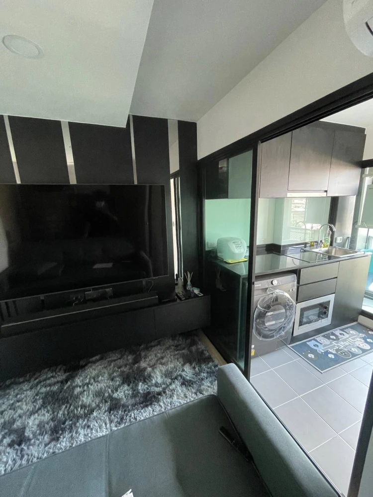 For sale: The Excel Ratchada 18, corner room, not crowded, decorated in a controlled tone, built-in wall, very cool, reserve now.