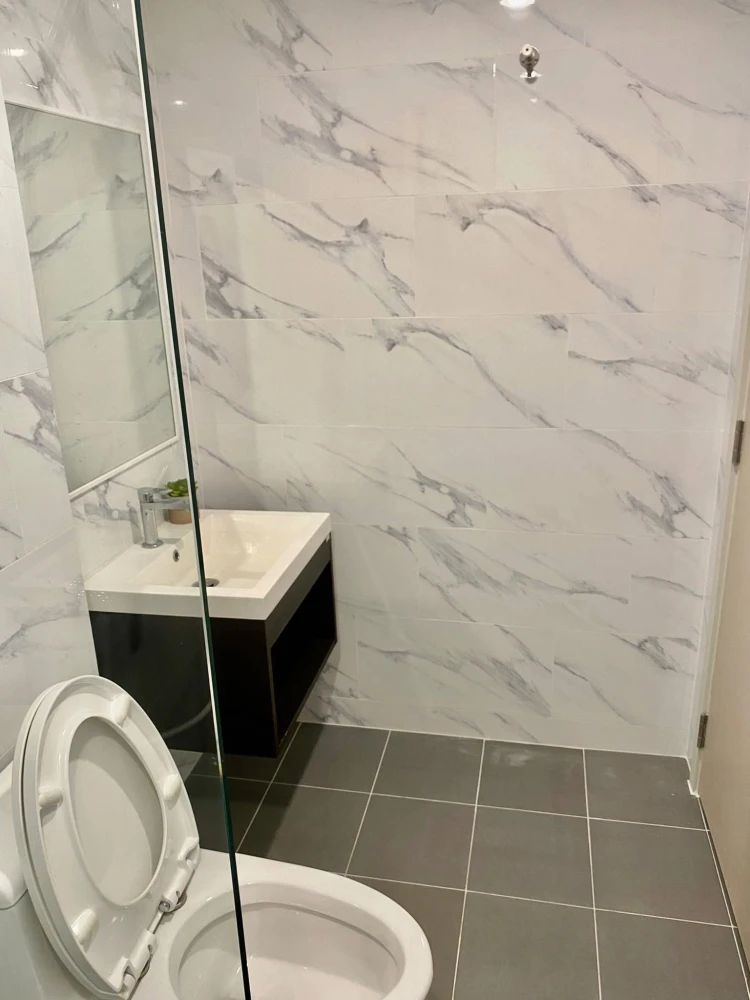 For sale: The Excel Ratchada 18, corner unit with privacy, decorated in a neutral tone, garden view, not hot, fully furnished, reserve now!