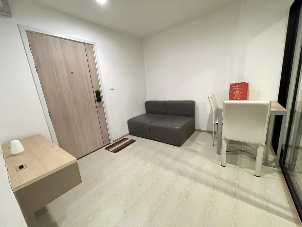 Selling The Excel Khu Khot, Building A, 8th floor (top floor). The atmosphere is quiet and peaceful, perfect for relaxation.