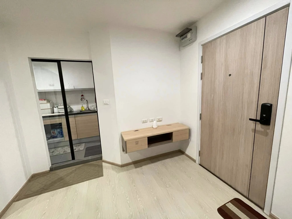 Selling The Excel Khu Khot, Building A, 8th floor (top floor). The atmosphere is quiet and peaceful, perfect for relaxation.