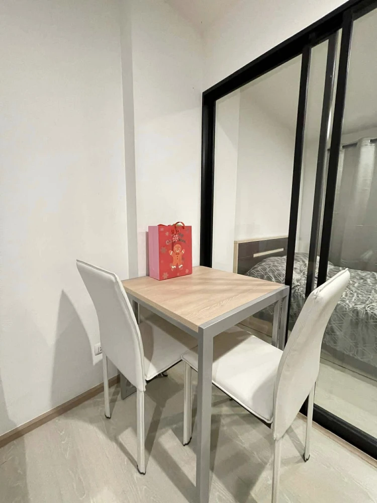 Selling The Excel Khu Khot, Building A, 8th floor (top floor). The atmosphere is quiet and peaceful, perfect for relaxation.