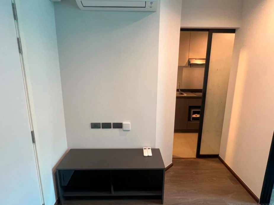 Selling The Excel Ladprao-Sutthisan. The room is fully furnished; just bring your belongings and move in.