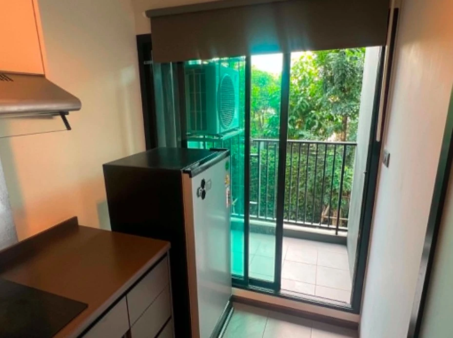 Selling The Excel Ladprao-Sutthisan. The room is fully furnished; just bring your belongings and move in.