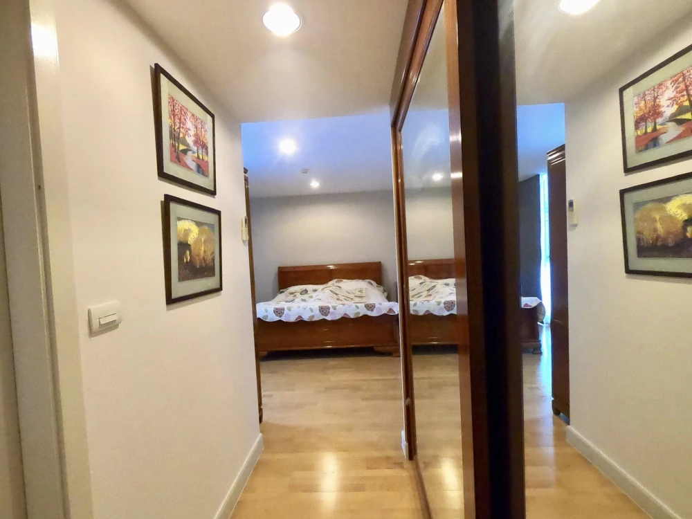 Selling The Fine Ari 4 - Phahonyothin. This is the only adjacent unit, making it very quiet and peaceful. It's a slow-life condo perfect for those who