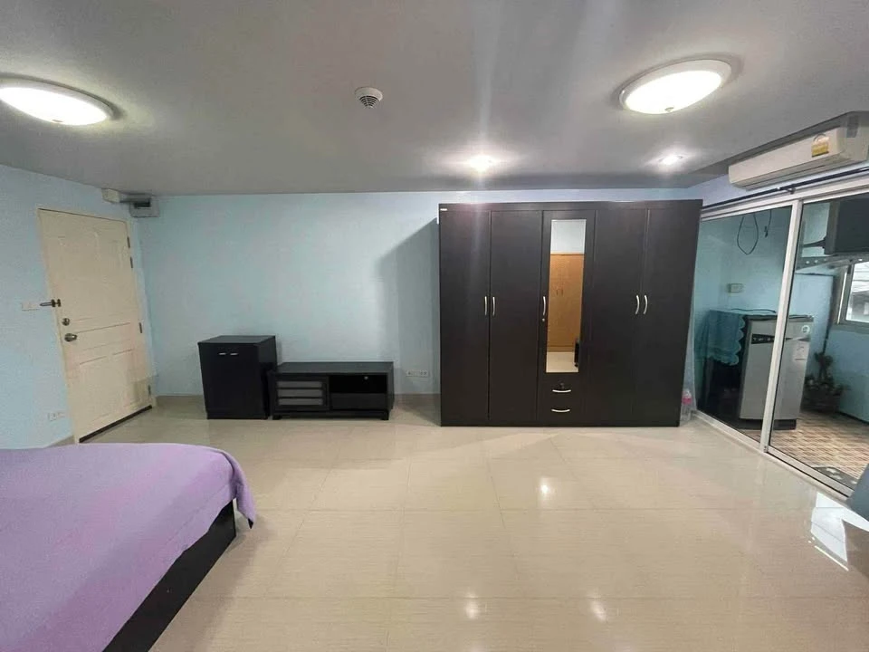 For sale: The Great Condo Petchkasem 48, a nice room, good location, comes with complete facilities. Reserve now!