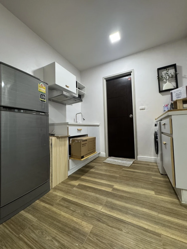 The Harmonest Condo for sale, beautifully decorated room in cool tones, comes with complete furniture, high ceilings, hurry and reserve now!