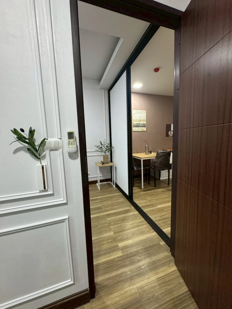 The Harmonest Condo for sale, beautifully decorated room in cool tones, comes with complete furniture, high ceilings, hurry and reserve now!