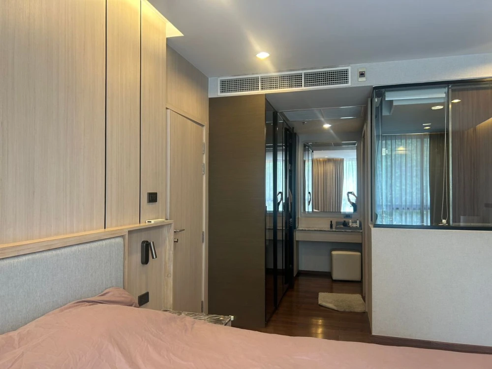 Selling The Hudson Sathorn, 7th floor, 6 fully furnished units. Ready to move in! Book now, don't miss out!