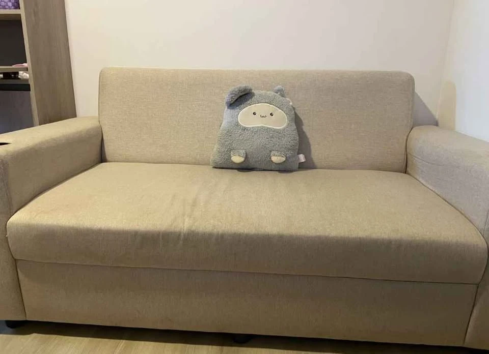 For sale: The Indeed Condo Amata, 1 bedroom, 1 bathroom, built-in marble headboard wall, fully furnished, book now.