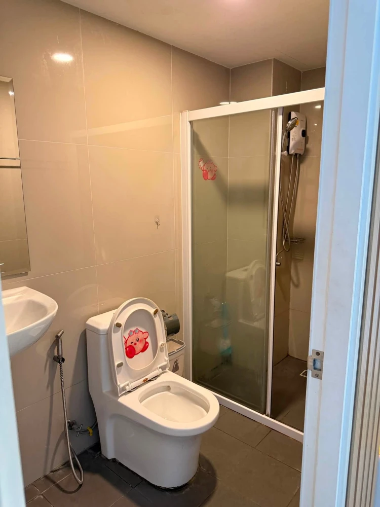 Selling The Indeed Condo Amata, 4th floor unit. Fully furnished, ready to move in!