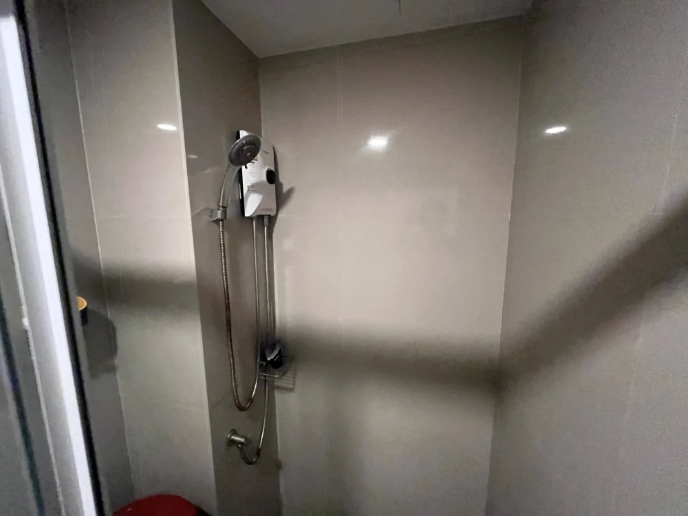 For sale: The Indeed Condo Amata, a lovely room with complete furniture and facilities. Don't miss out on this great deal.