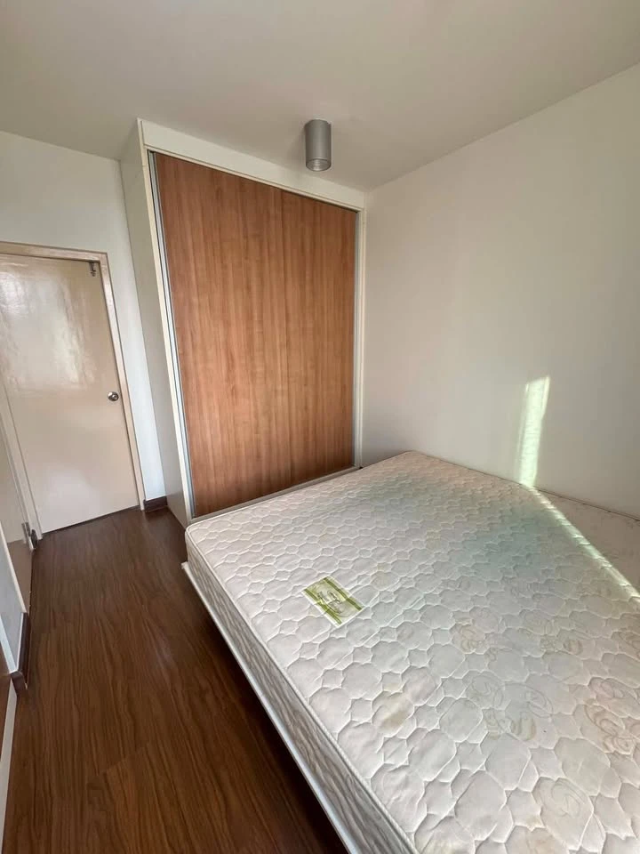 Selling The IRIS Rama 9-Srinakarin: 1 bedroom, 1 bathroom unit with spacious living area in a prime location. Book now!
