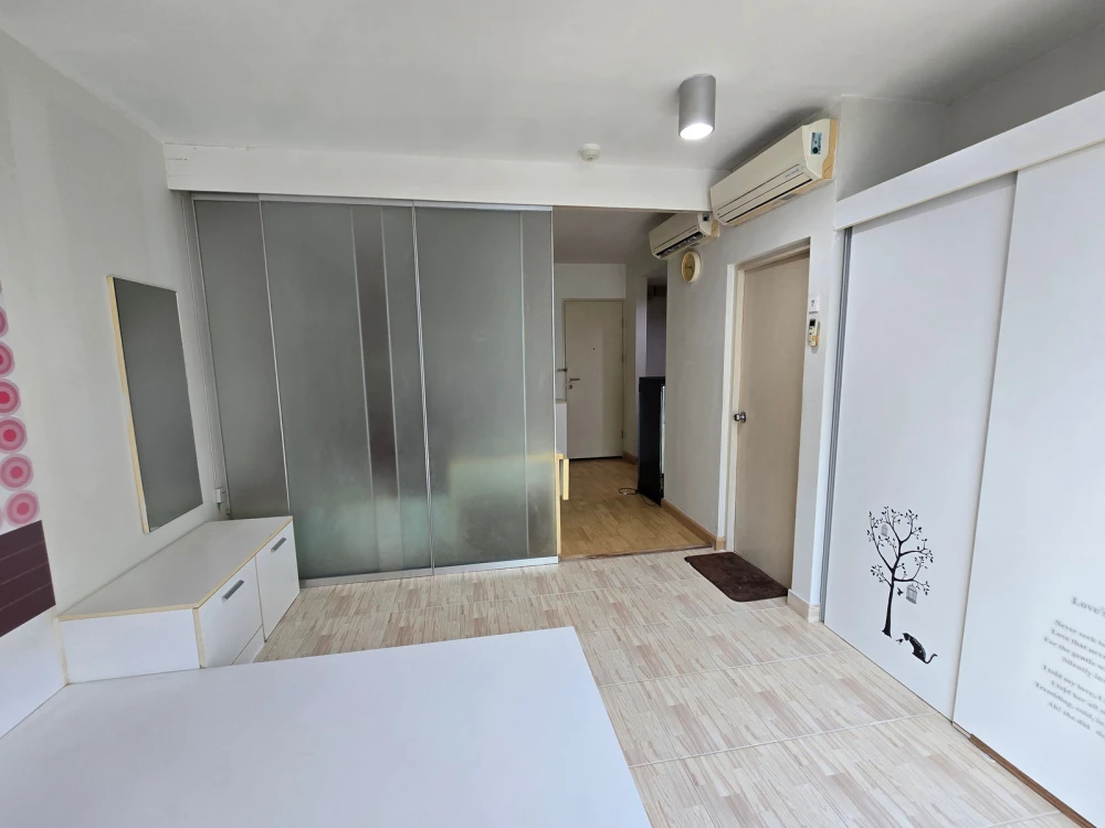 For sale: The IRIS Rama 9-Srinakarin, 6th floor, garden view, fully furnished. Book now—act fast!