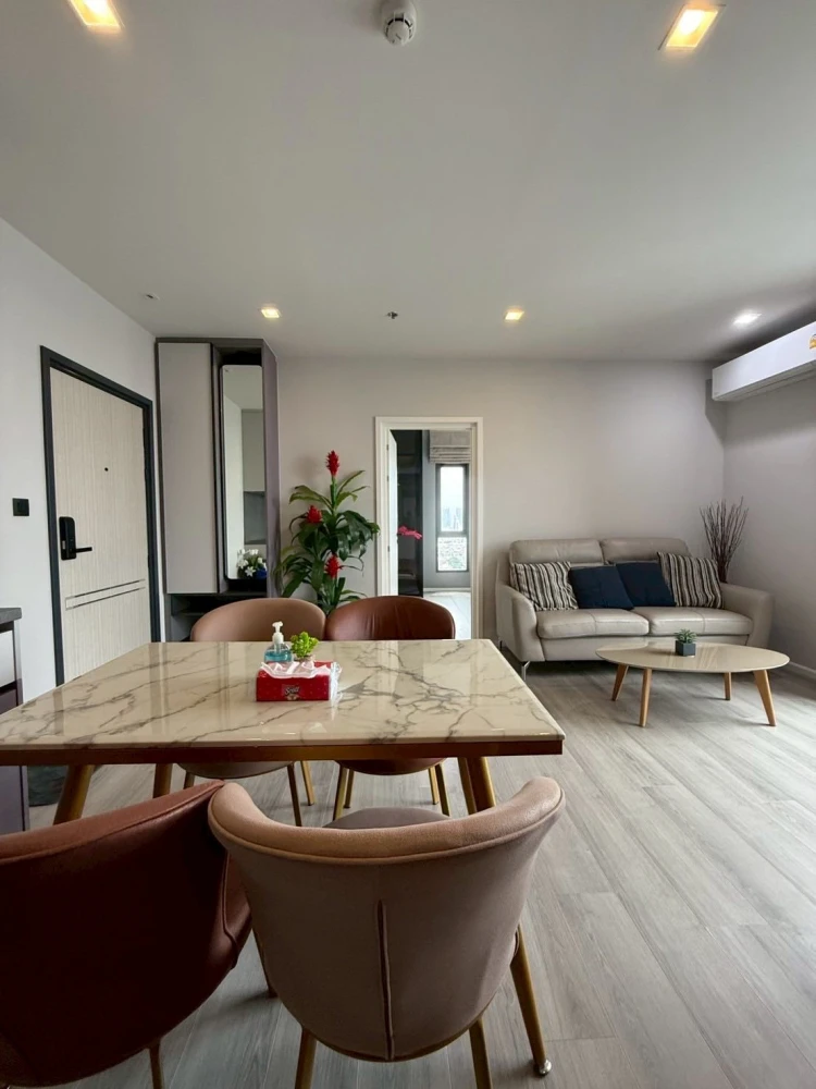 For sale: The Key Rama 3, 2 bedrooms, 2 bathrooms, 34th floor, high view, fully furnished and equipped with appliances. Come and reserve now!