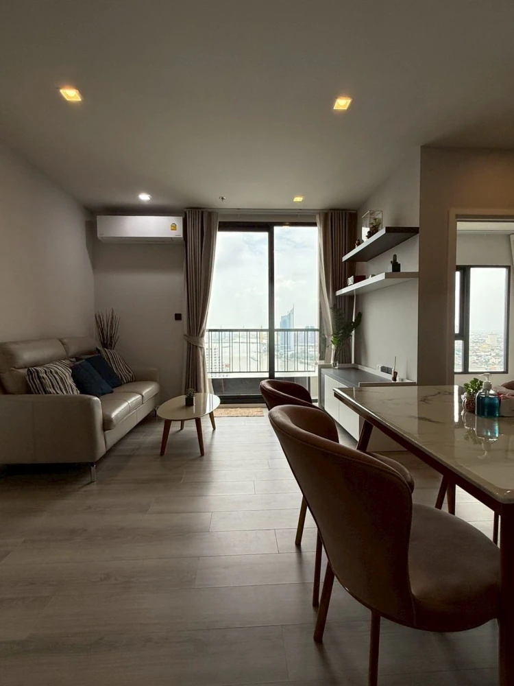 For sale: The Key Rama 3, 2 bedrooms, 2 bathrooms, 34th floor, high view, fully furnished and equipped with appliances. Come and reserve now!