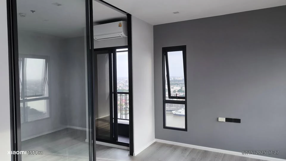For sale: The Key Rama 3, corner unit with high privacy, full view of the river and Rama 3 Bridge. Reserve now!