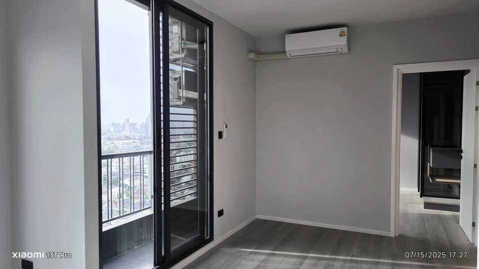 For sale: The Key Rama 3, corner unit with high privacy, full view of the river and Rama 3 Bridge. Reserve now!