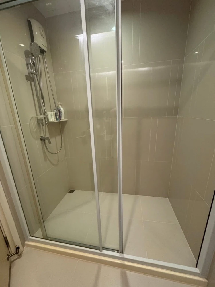 Selling/rent The Key Sathorn – Charoenrat. Large units with well-designed layouts, unobstructed views, good ventilation, and privacy. Book now!