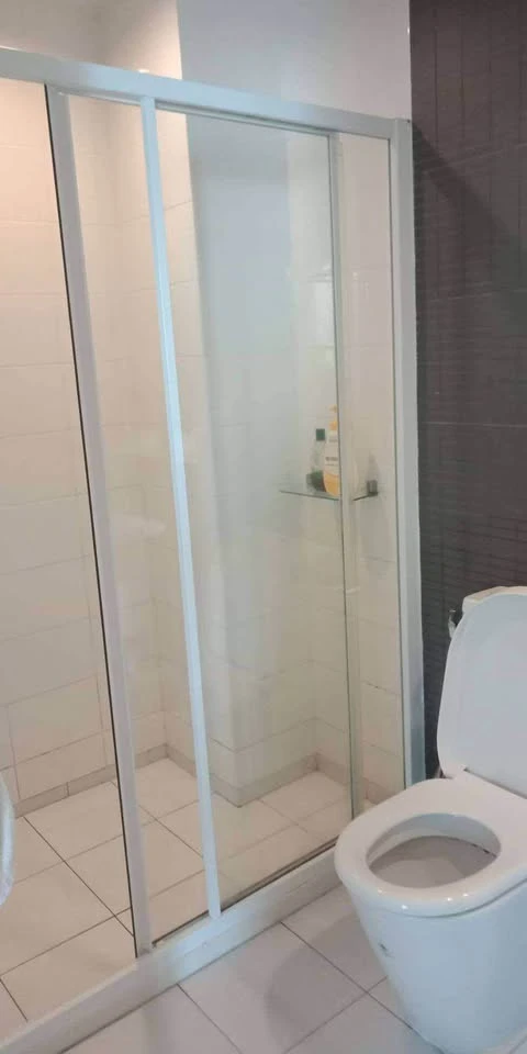 For sale: The Key Sathorn Ratchapruek, beautifully decorated with built-ins, granite flooring throughout the room, dim light headboard, very attractiv