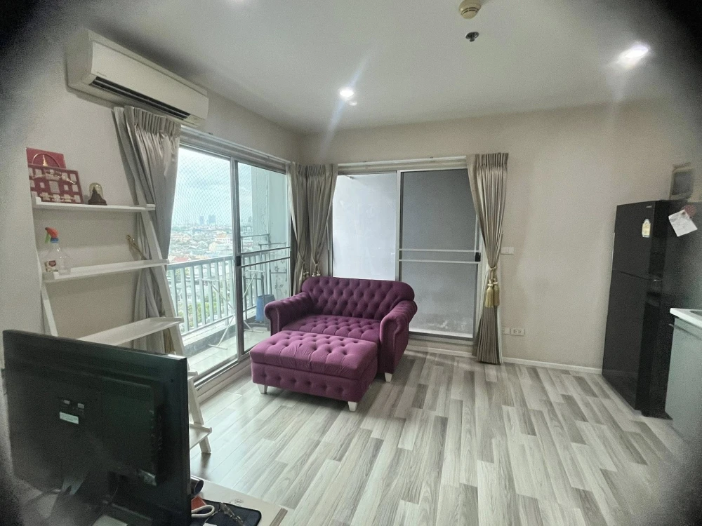 For sale: THE KEY Chaengwattana, corner unit, next to the fire exit, good breeze, good ventilation, no tall buildings blocking the view. Reserve now!