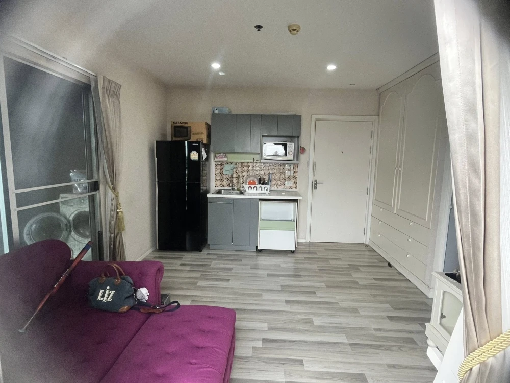 For sale: THE KEY Chaengwattana, corner unit, next to the fire exit, good breeze, good ventilation, no tall buildings blocking the view. Reserve now!