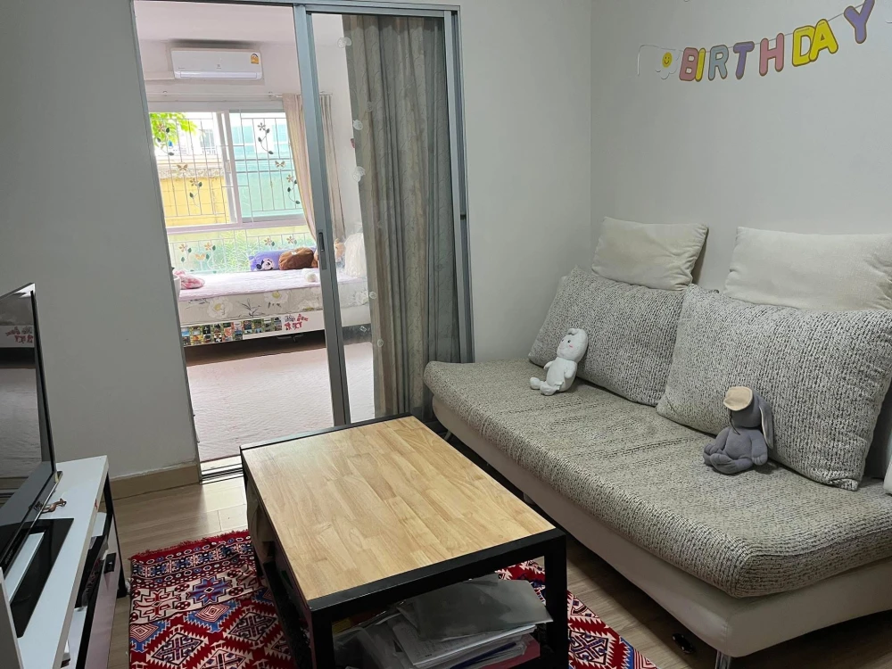 For sale: The Kith Chaengwattana, 1 bedroom, 1 bathroom, fully furnished. If you're looking for a great deal, hurry and reserve now!