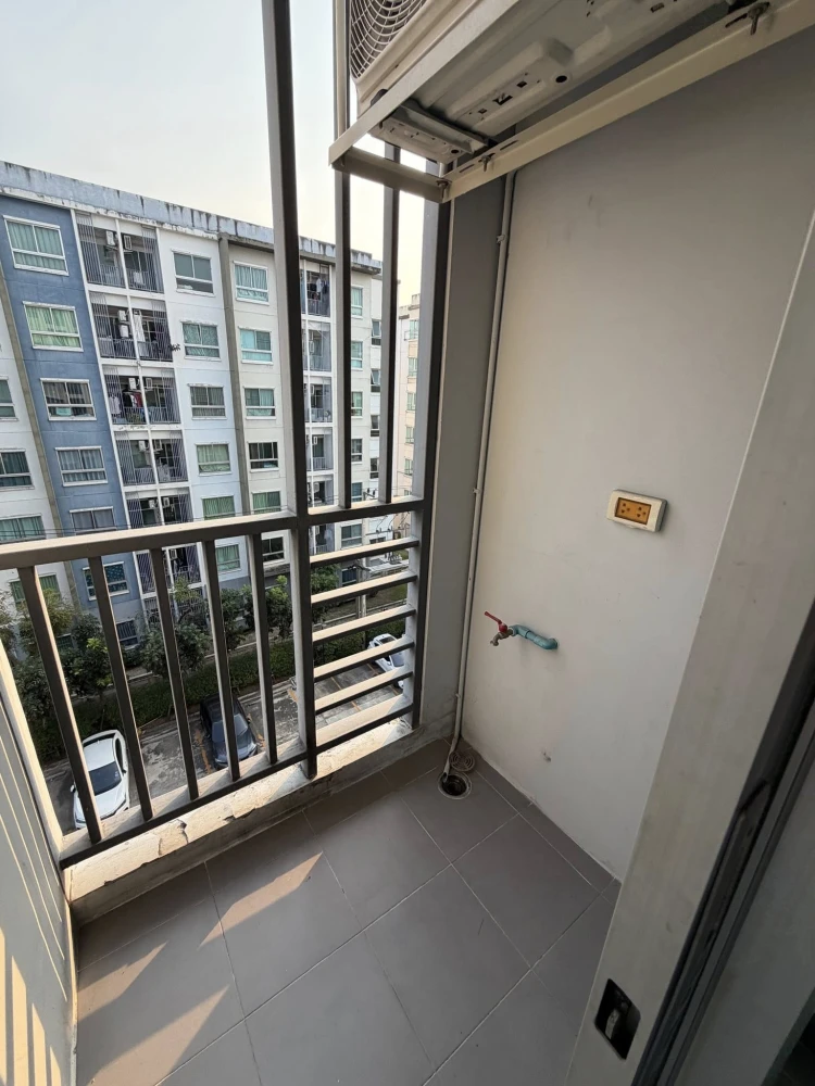 Selling The Kith Plus Phahonyothin Khukot, 6th floor, fully furnished and ready to move in. Buy now, don't miss out!