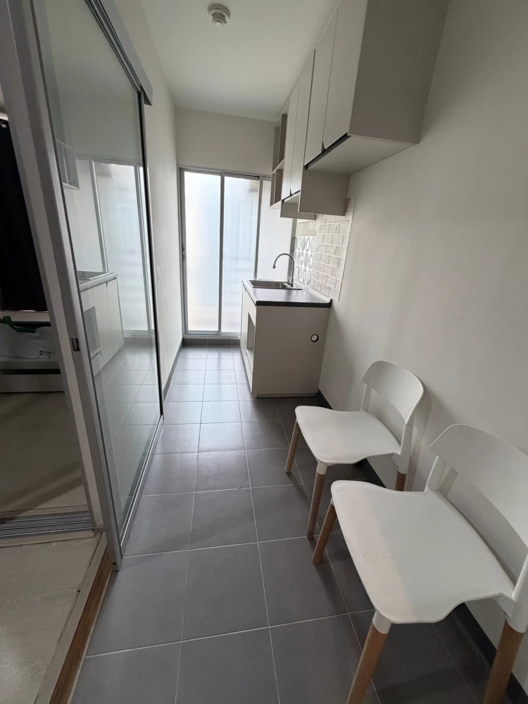 Selling The Kith Plus Phahonyothin Khukot, 6th floor, fully furnished and ready to move in. Buy now, don't miss out!
