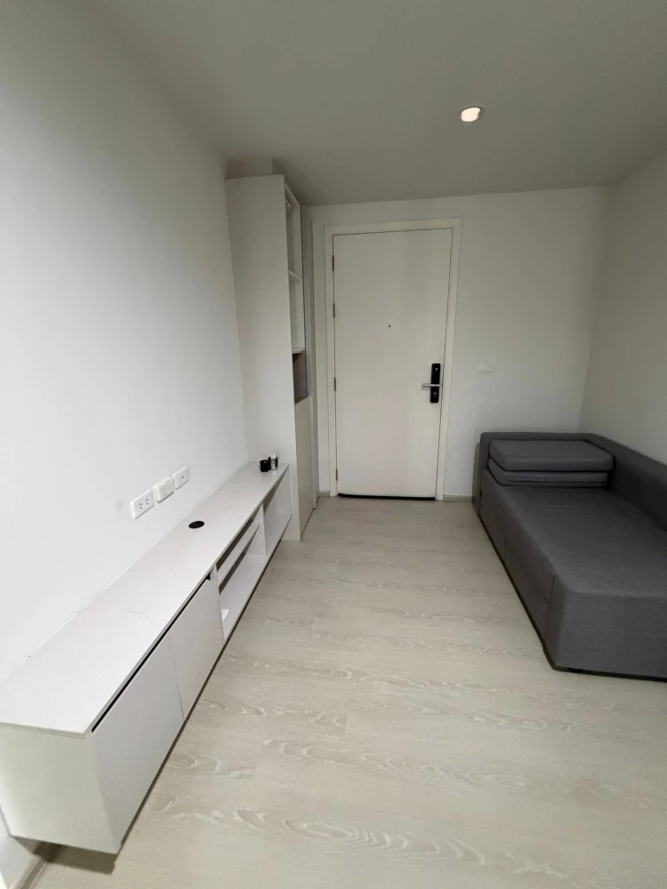 Selling The Kith Plus Phahonyothin Khukot, 6th floor, fully furnished and ready to move in. Buy now, don't miss out!