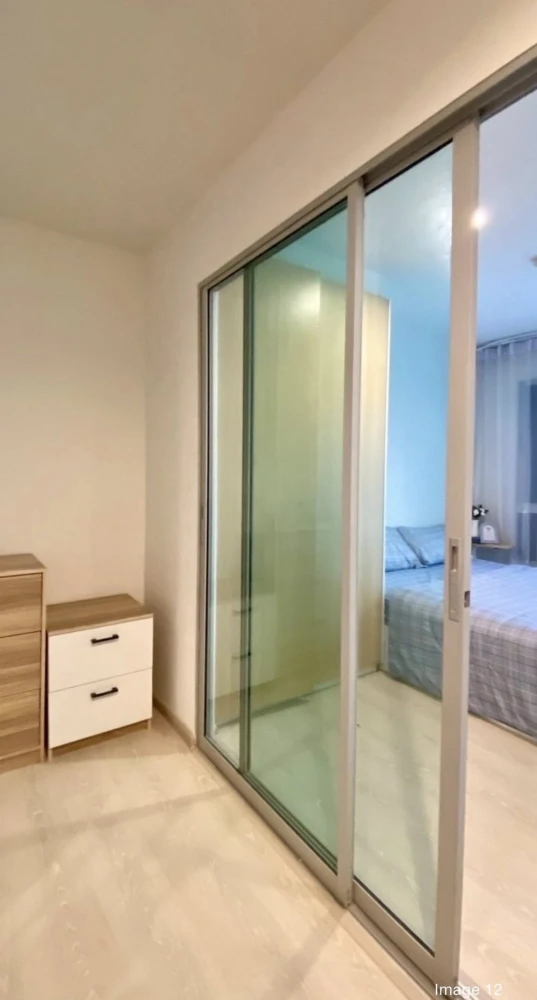 For sale: The Kith Plus Phahonyothin Khukot. Beautifully decorated room with a soothing color scheme. Fully furnished. Ready to move in.
