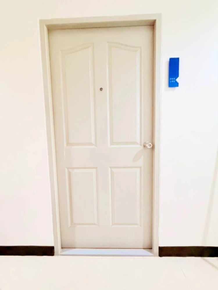 Selling The Kith Sukhumvit 113, 5th floor unit, fully furnished, high-quality wallpaper. Book now!