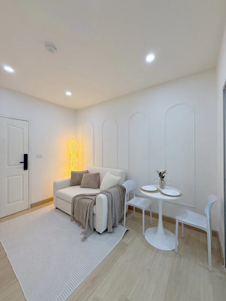 For sale: The KITH Sukhumvit 113, beautifully decorated room with a stunning theme, fully furnished and equipped with appliances. Reserve now!