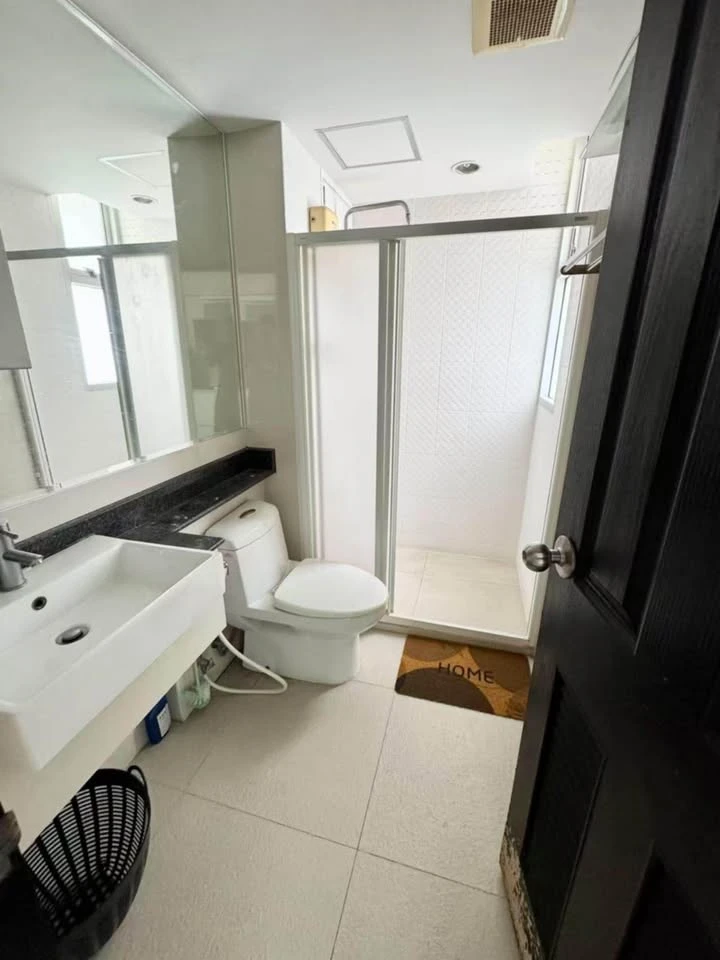 For sale: The Kris Ratchada 17, ready to move in, fully furnished, reserve now.