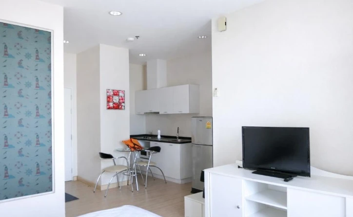 Selling The LightHouse Sathorn-Chareonnakorn, 15th floor, great view, fully furnished. Book now!