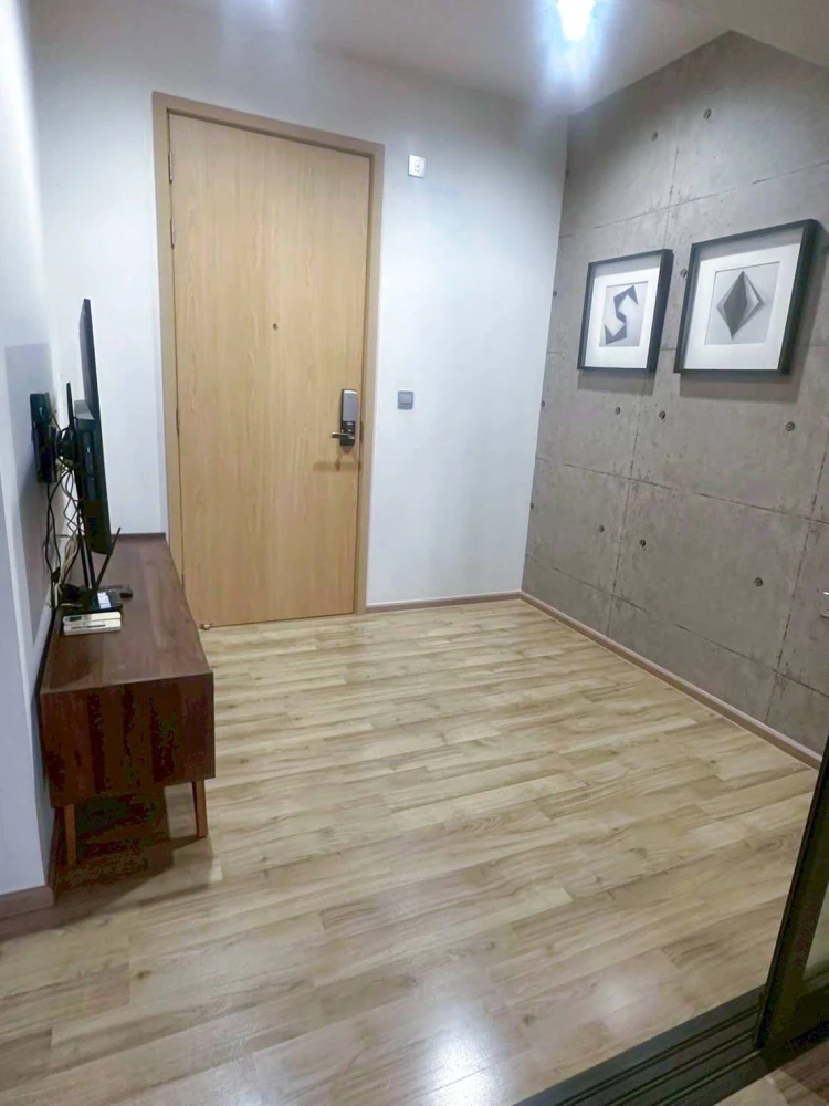 Selling The Line Jatujak, 1 bedroom, 1 bathroom. Great location, convenient transportation, beautiful city view. Don't miss out!