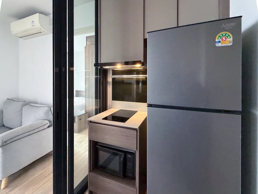Selling The Line Phahol-Pradipat 1-bedroom unit. Spacious living area, unobstructed view. Book now