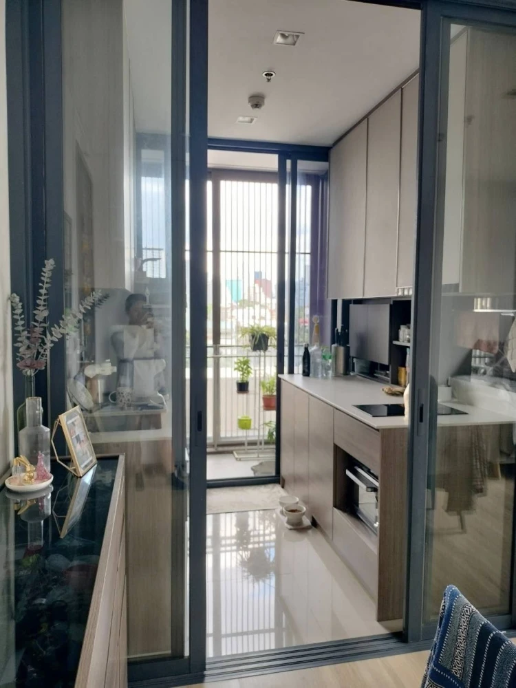For sale: The Line Phahol-Pradipat, spacious room, lots of usable space, great price, hurry and reserve now, don't miss out!