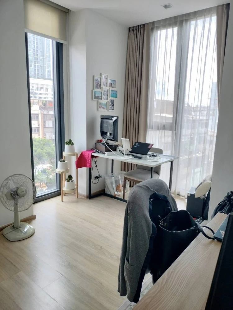For sale: The Line Phahol-Pradipat, spacious room, lots of usable space, great price, hurry and reserve now, don't miss out!