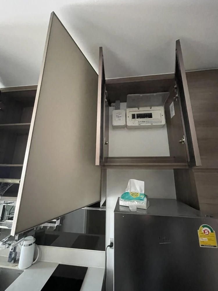 Selling a lovely unit at The Line Phahol-Pradipat. It comes with a walk-in closet and unobstructed city views. Book now!