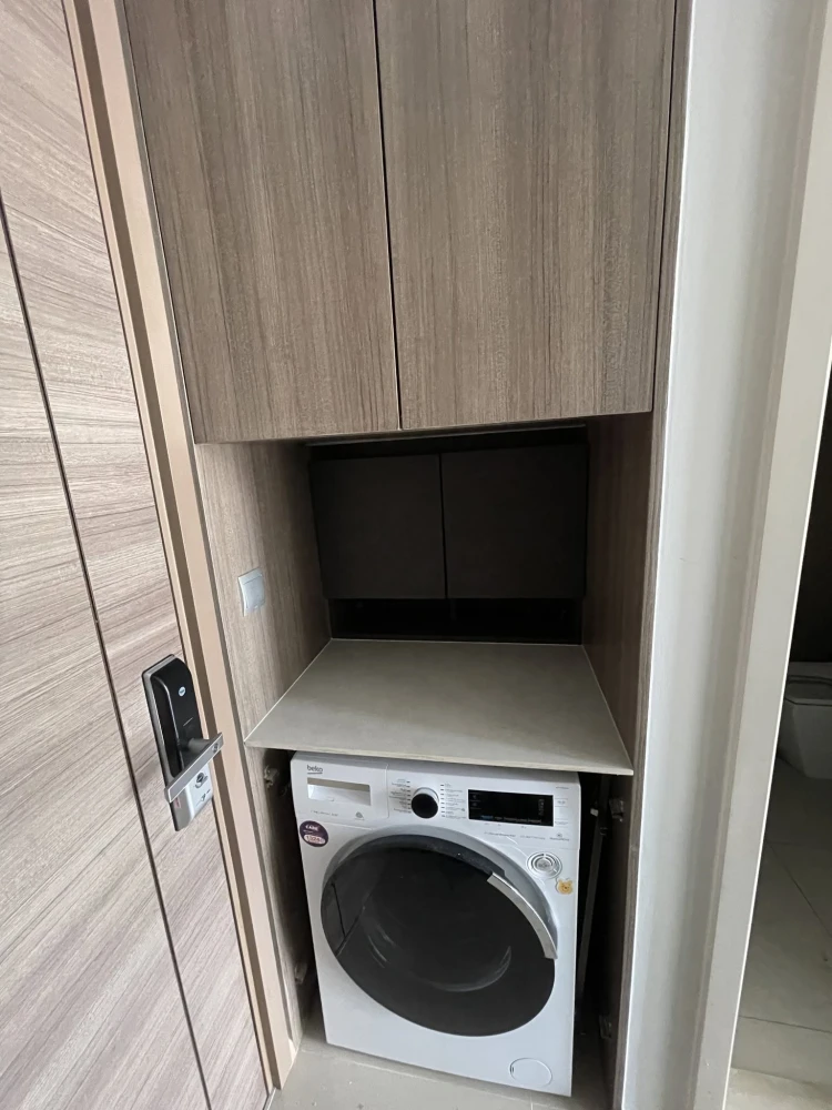 Selling a lovely unit at The Line Phahol-Pradipat. It comes with a walk-in closet and unobstructed city views. Book now!