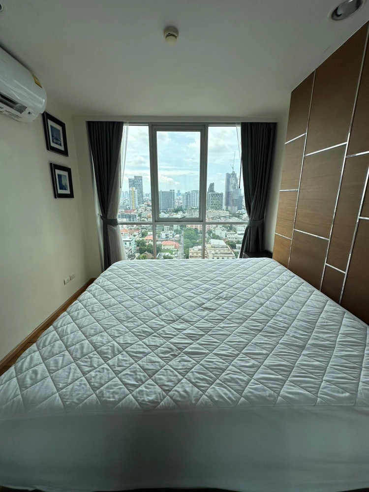 Selling The Line Phahonyothin Park condo. Ready to move in, fully furnished, high floor, spacious unit. Book now!
