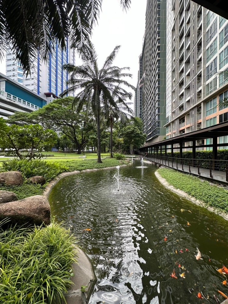 Selling The Line Phahonyothin Park condo. Ready to move in, fully furnished, high floor, spacious unit. Book now!