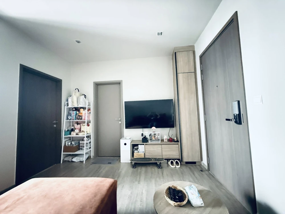 Selling a fully furnished unit at The Line Wongsawang, 29th floor. Book now!